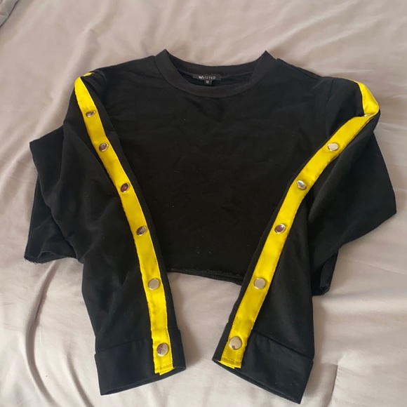 BLACK LONG SLEEVE CROP TOP - Picture 1 of 1